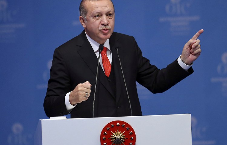 Turkish President Tayyip Erdogan speaks during an extraordinary meeting of the Organisation of Islamic Cooperation (OIC) in Istanbul, Turkey, December 13, 2017. REUTERS/Kayhan Ozer/Pool